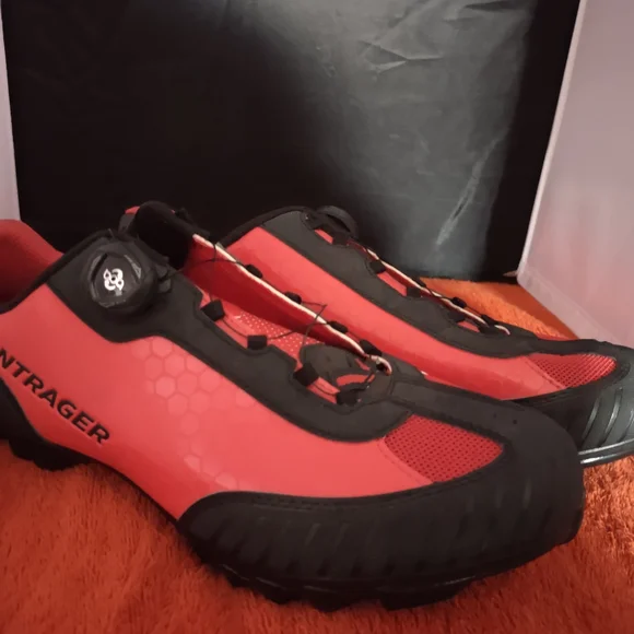 Bontrager Men's Red and Black Cycling Shoes - Picture 1 of 7